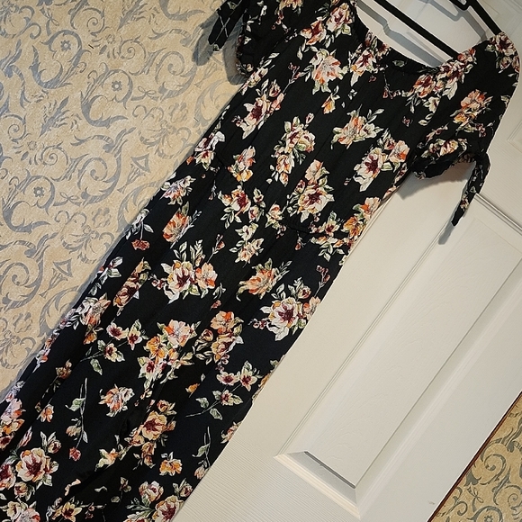 Xhilaration Black Floral Jumpsuit - Picture 4 of 6